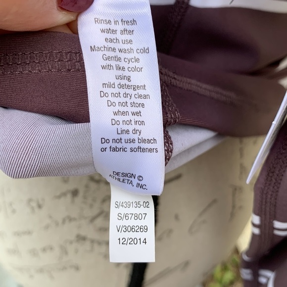 Athleta Colorblock Striped Pink/Brown/White Long-sleeve Rash-guard - Picture 12 of 13